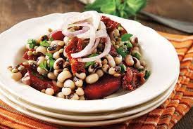 Salad with black-eyed beans and beets